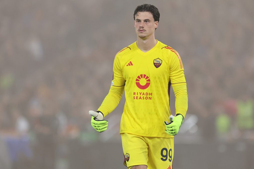 Svilar / Roma-Bayer Leverkusen