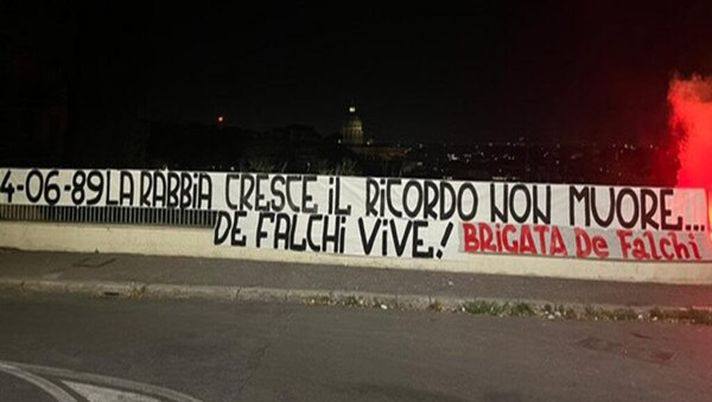Striscione De Falchi