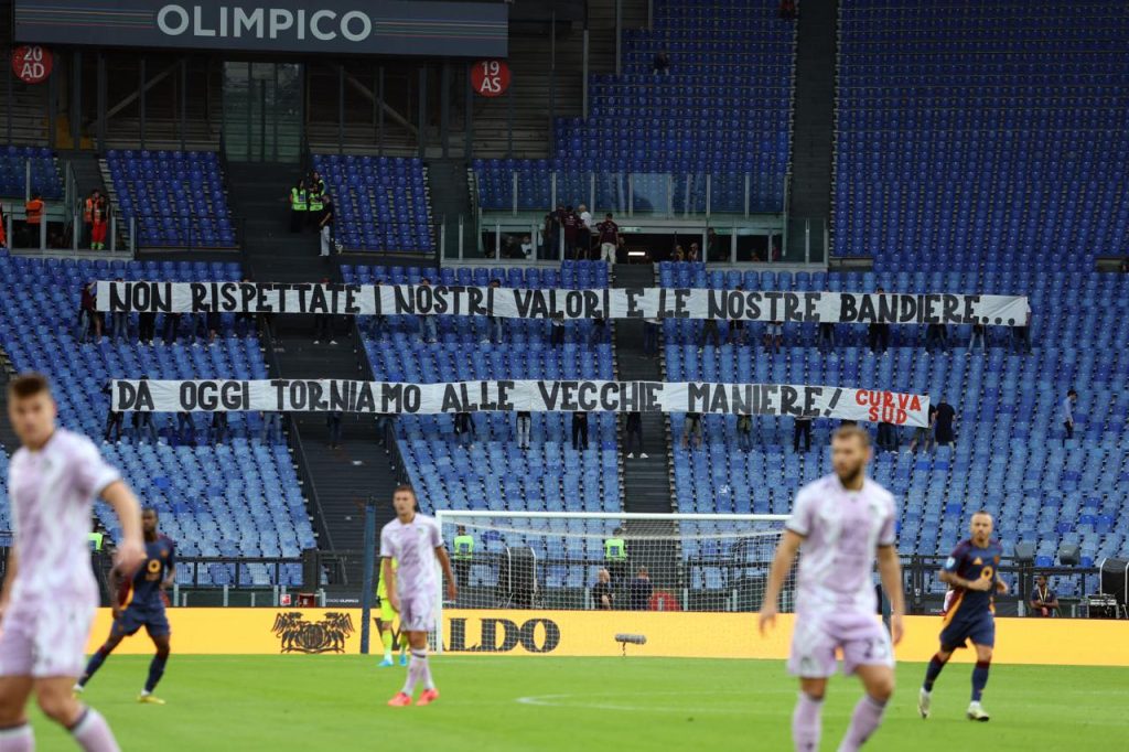 Striscione Curva Sud, Roma-Udinese, Serie A