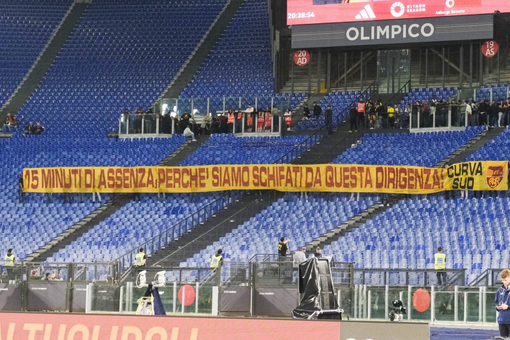 Striscione Curva Sud, protesta Curva Sud