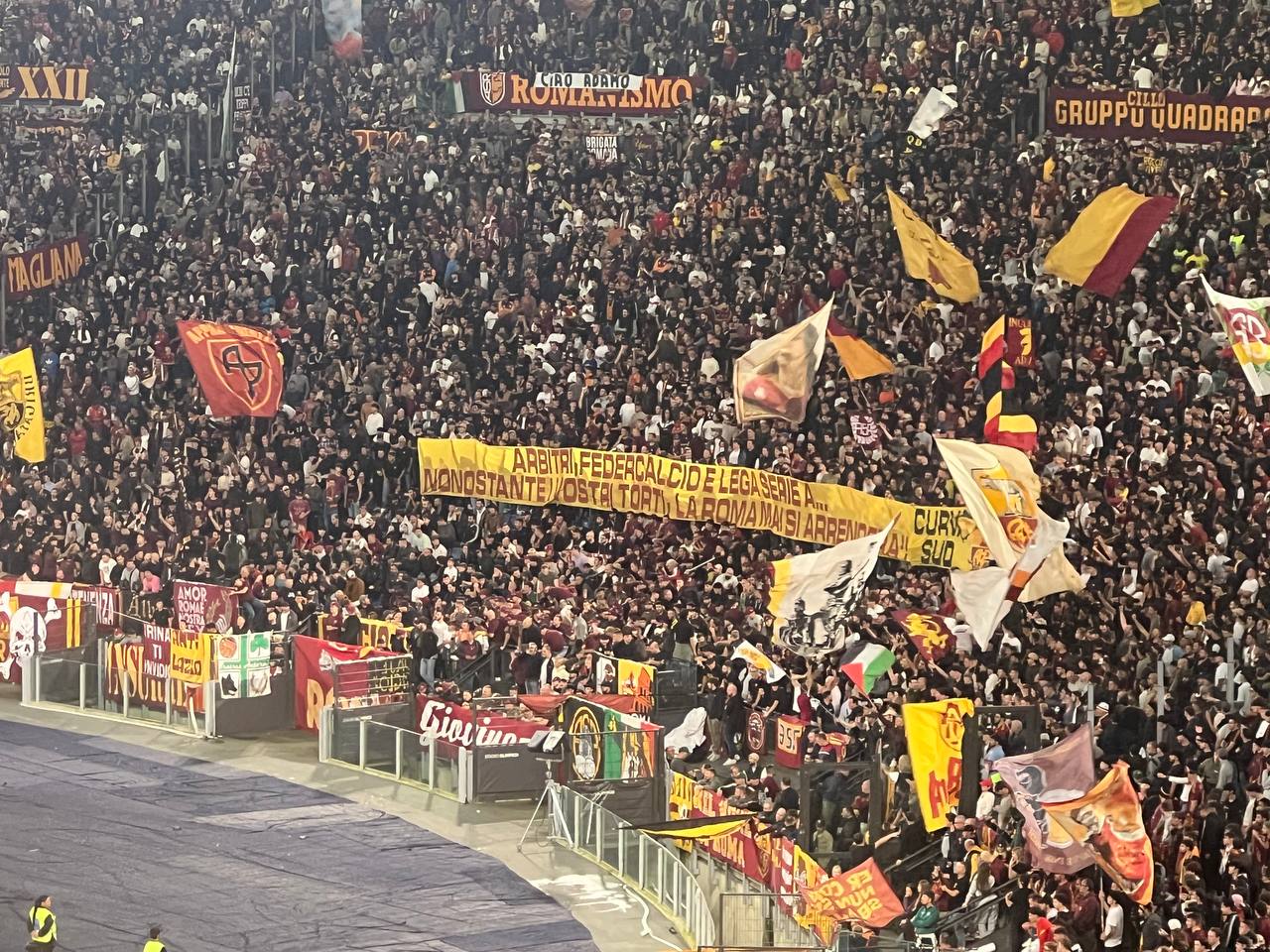 Striscione Curva Sud