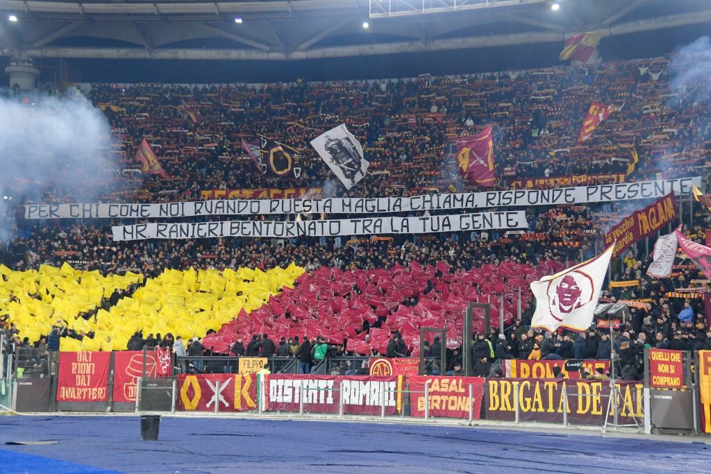 Striscione Ranieri, Distinti Sud