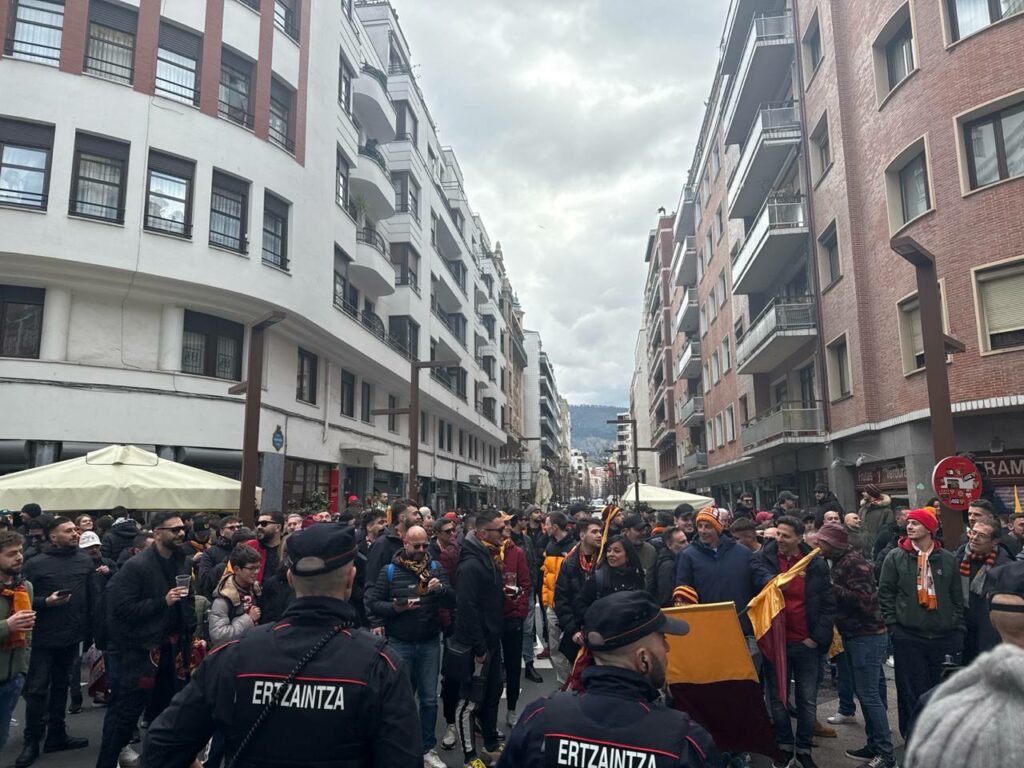 Corteo ultras Roma a Bilbao