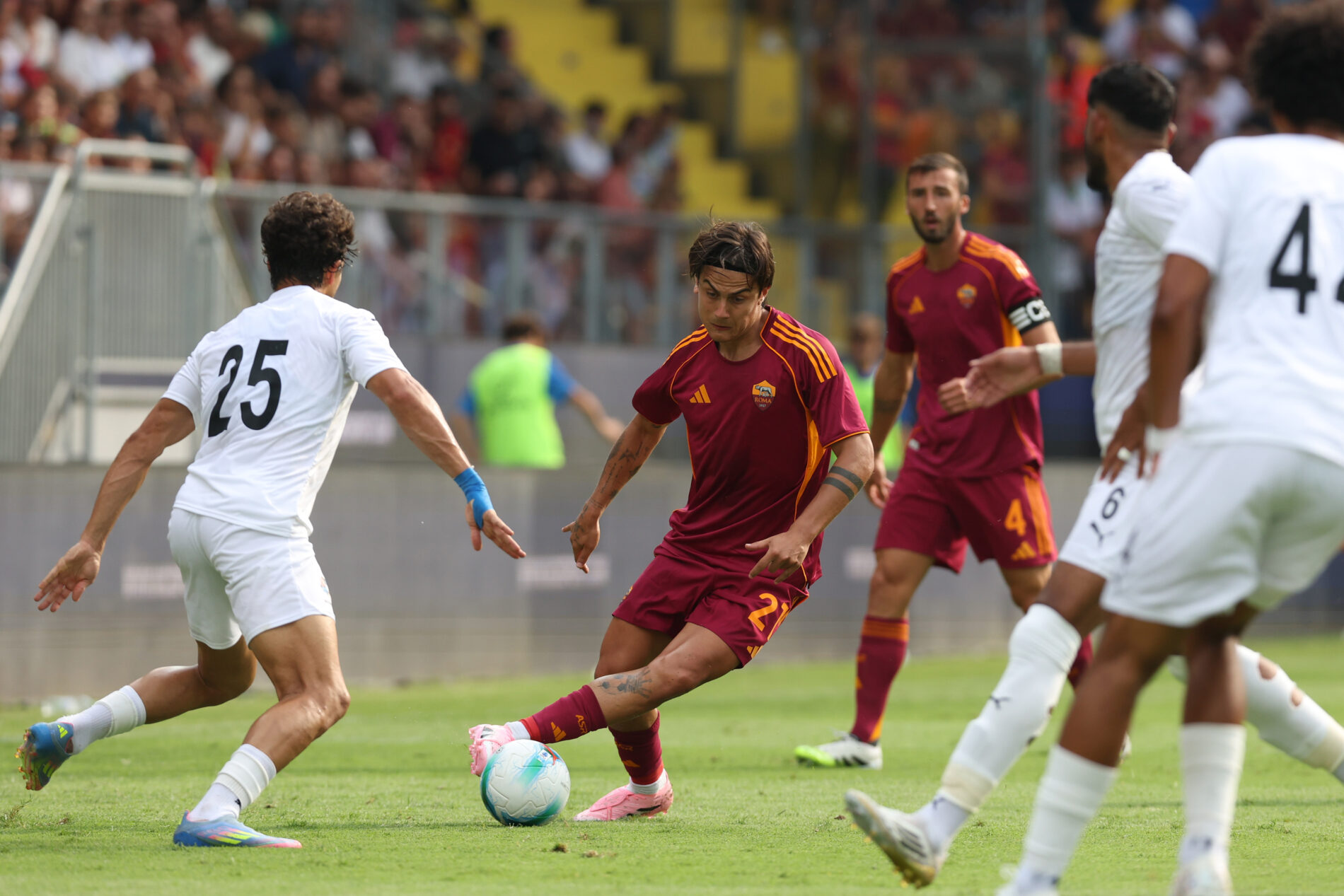 Dybala, Roma-Neom