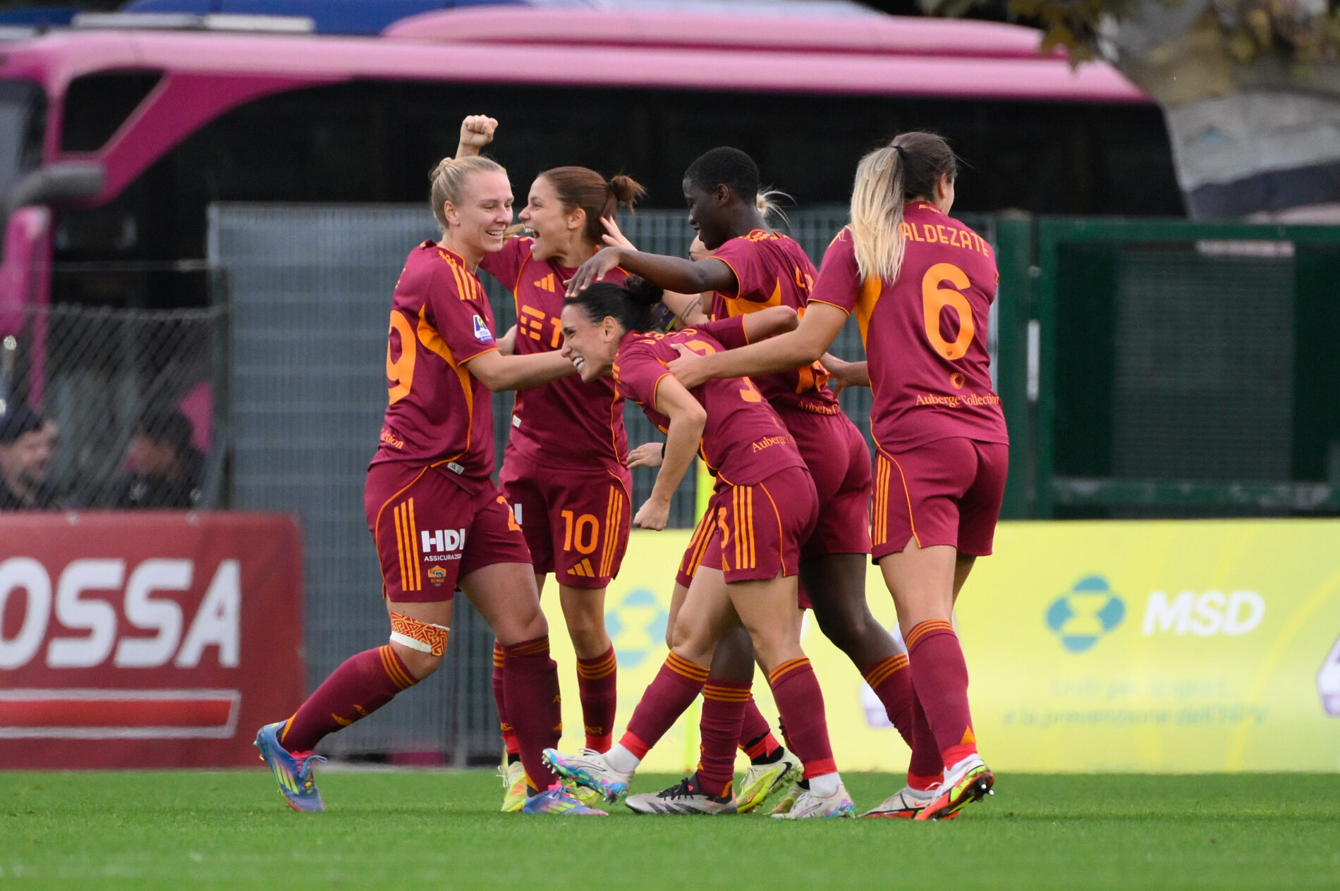 Esultanza, Roma-Lazio, Femminile