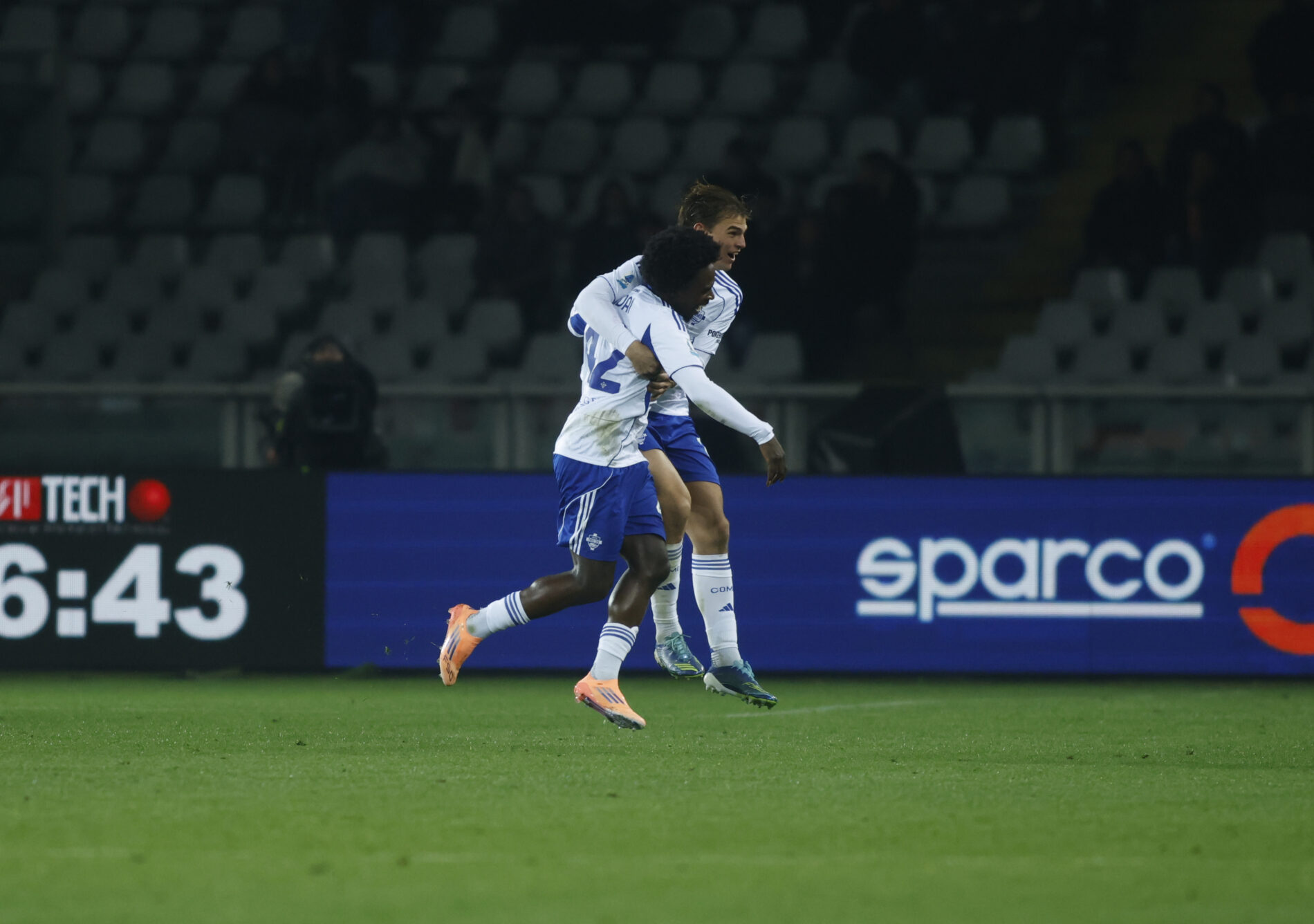 Jayden Addai, Nico Paz, Como