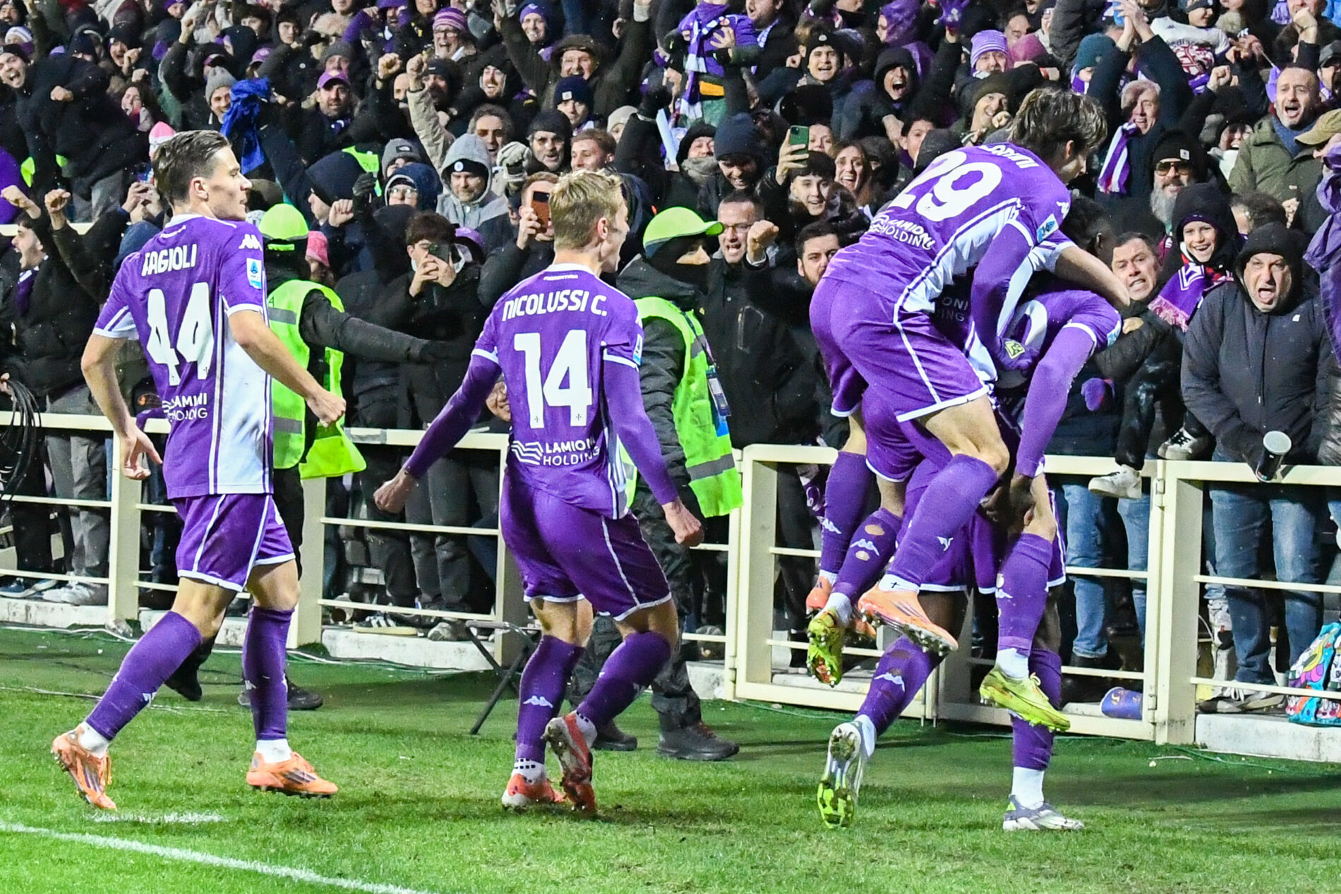 Fiorentina-Cremonese, esultanza gol Kean