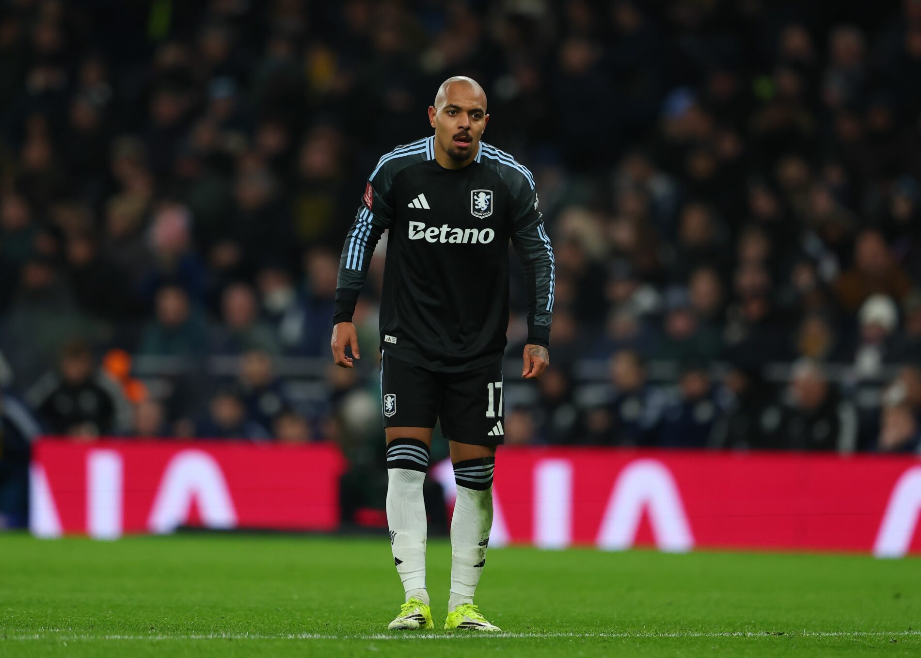 Darwin Malen, Aston Villa