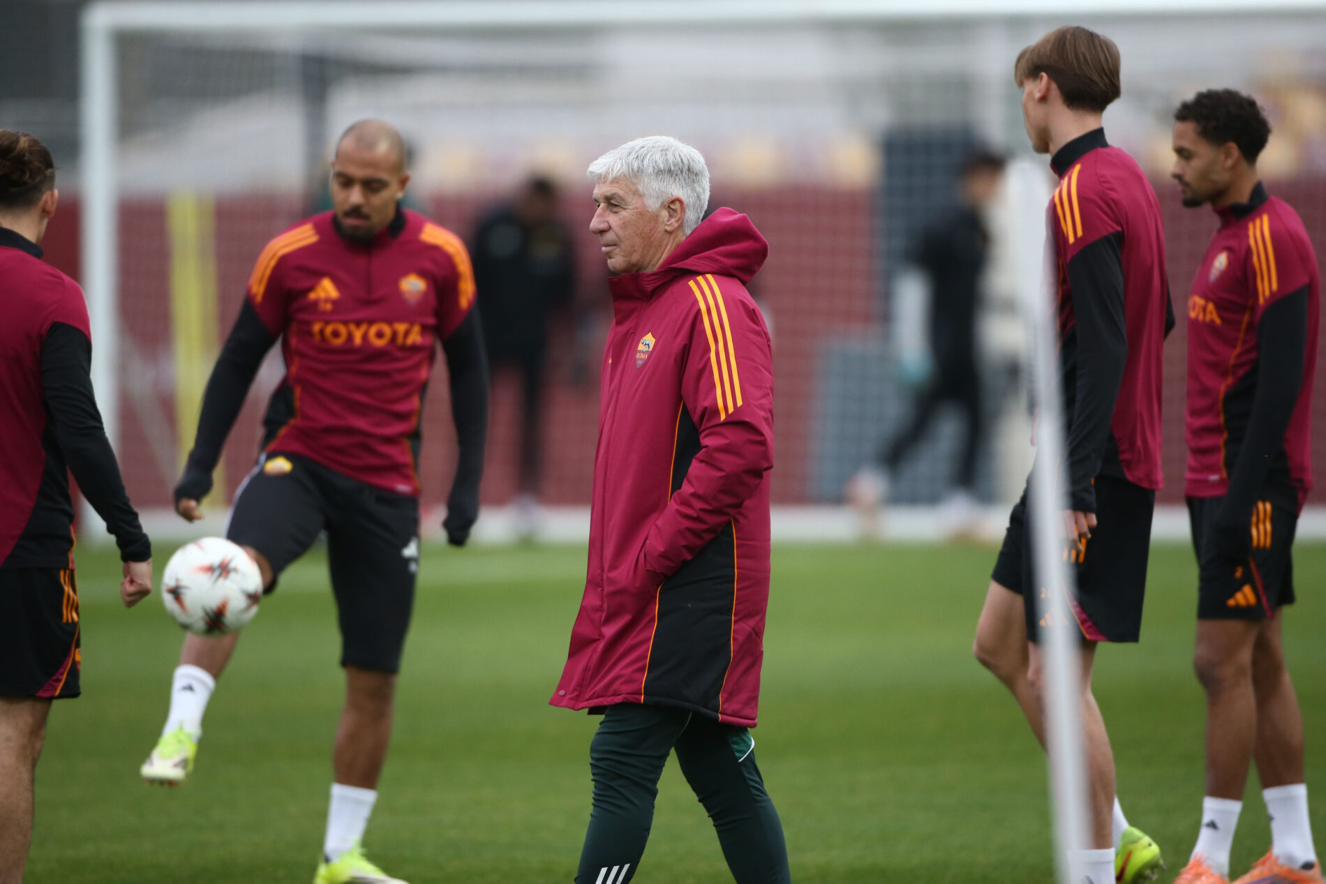 Gasperini durante l'allenamento a Trigoria, Roma