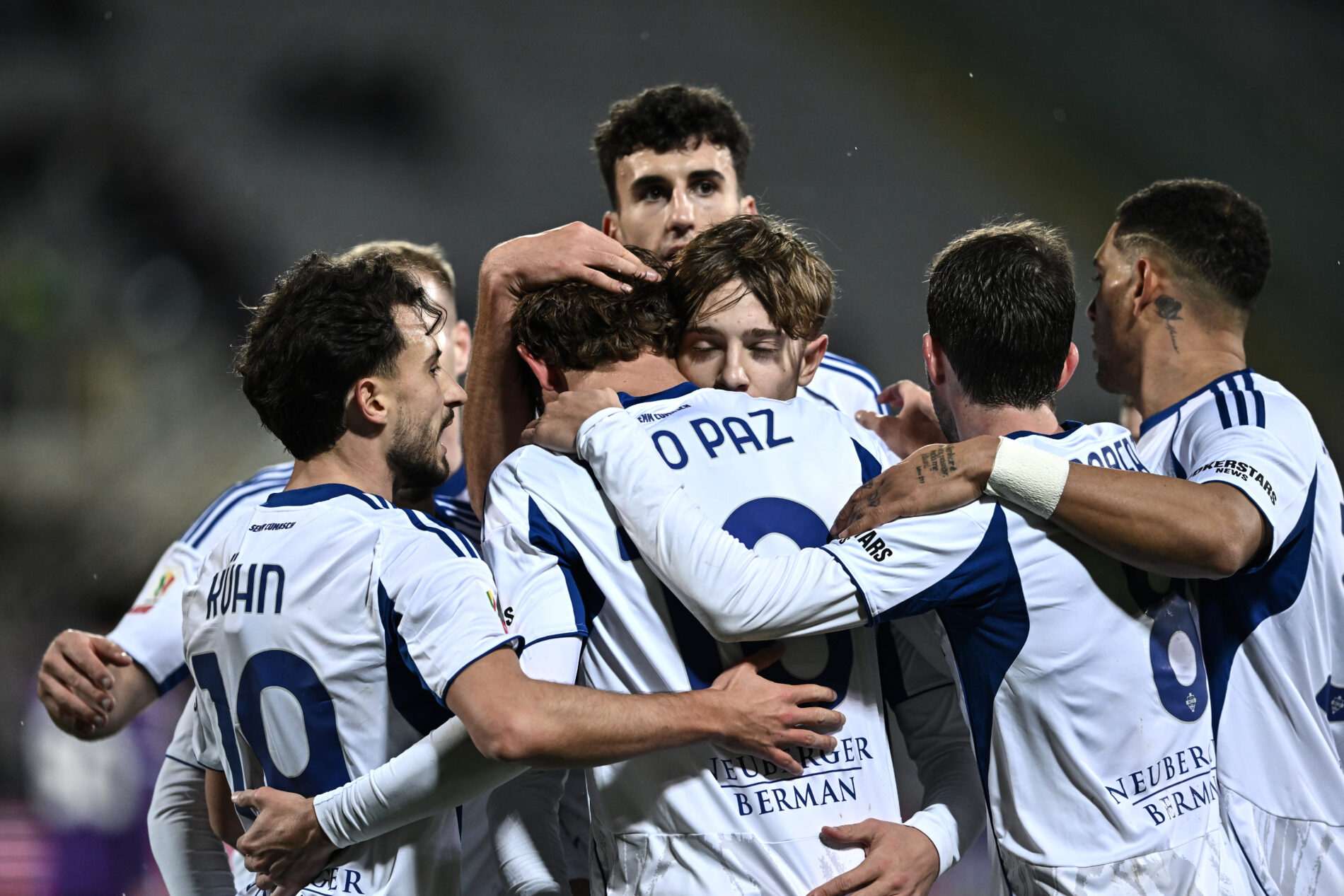 Fiorentina-Como, esultanza Como