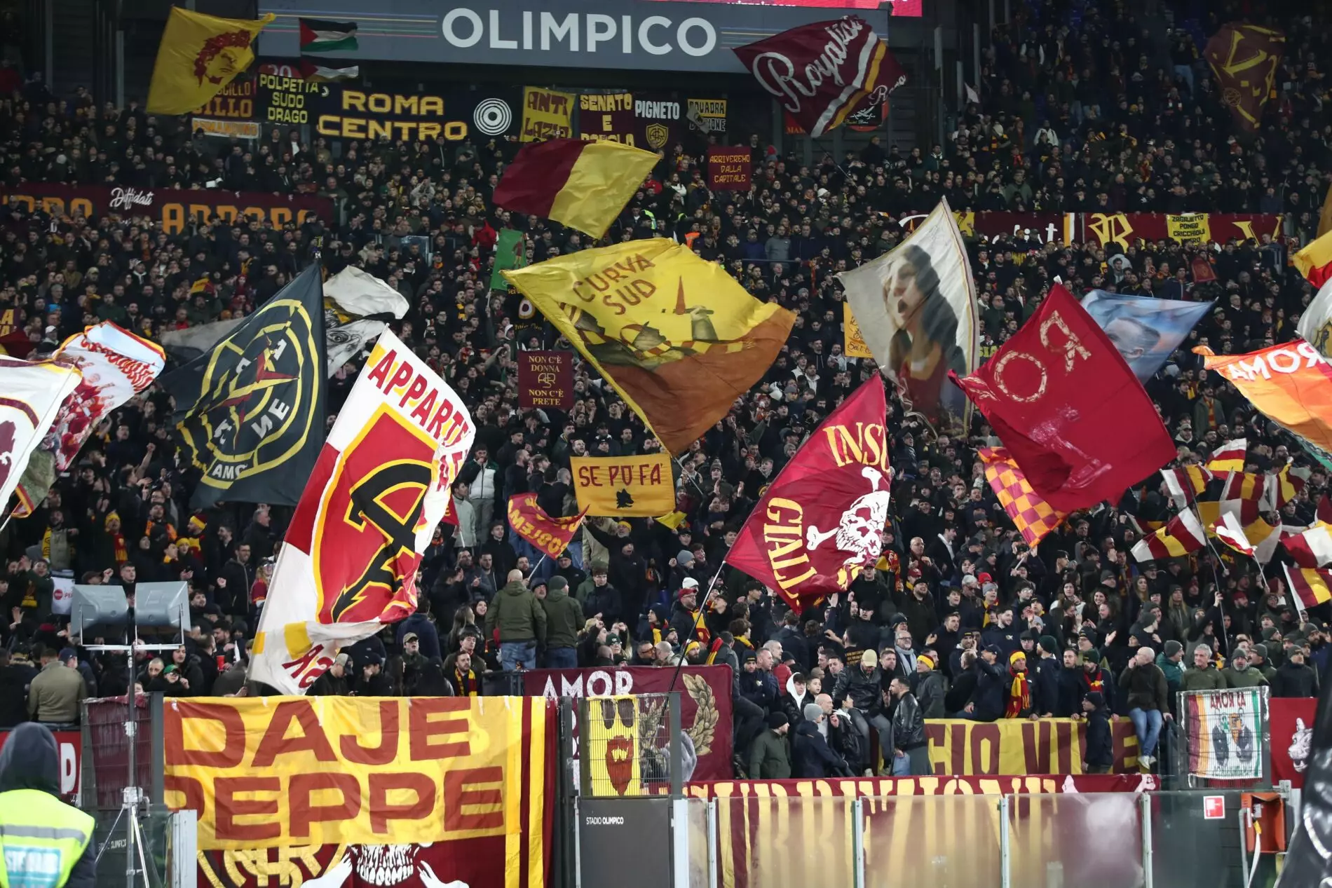 Roma-Cremonese: tifosi Roma, Curva Sud